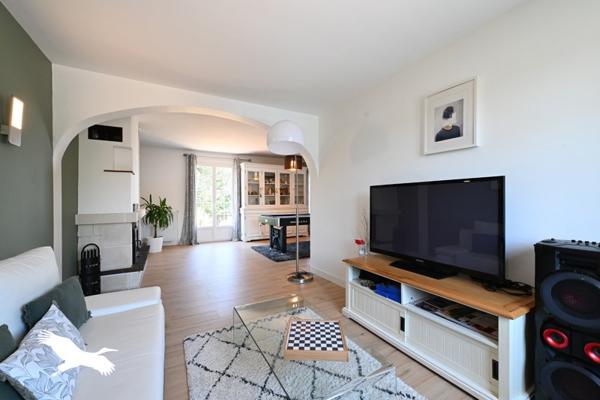 Maison à vendre 298 975 € Fléac 6 p 197 m² DPE C