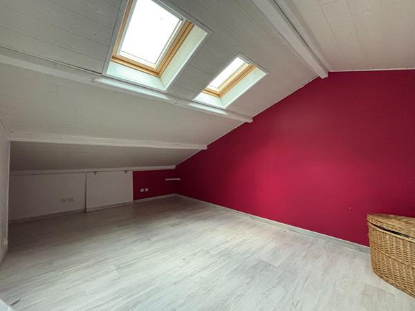 Maison familiale sur Cholet avec jardin clos, véranda et dépendances