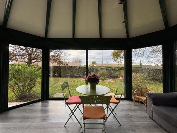 Maison familiale sur Cholet avec jardin clos, véranda et dépendances