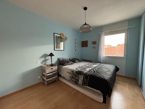 Maison familiale sur Cholet avec jardin clos, véranda et dépendances