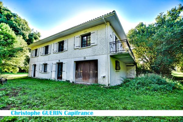 Maison à vendre 10 pièces proche de VARS (16)