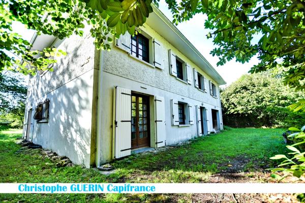 Maison à vendre 10 pièces proche de VARS (16)