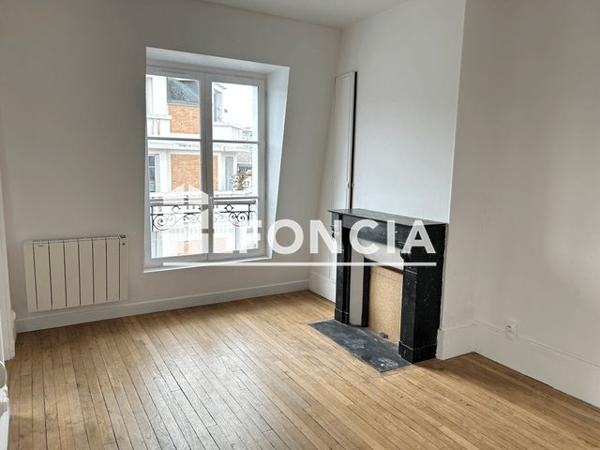 Location Appartement 2 pièces 31.4 m² - 6/8 RUE EUGENE VARLIN Paris 75010