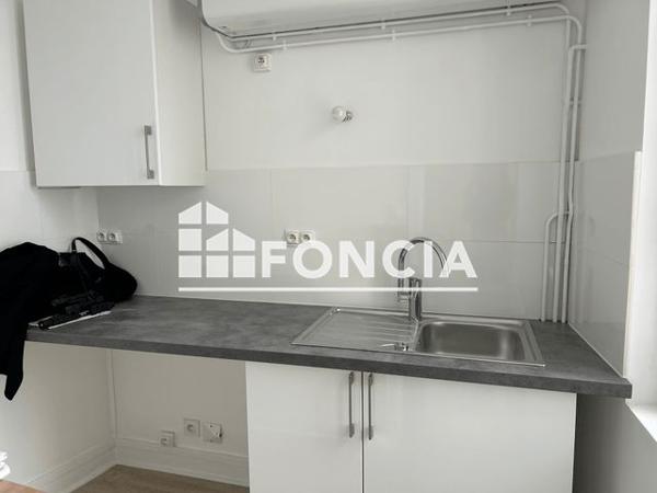 Location Appartement 2 pièces 31.4 m² - 6/8 RUE EUGENE VARLIN Paris 75010