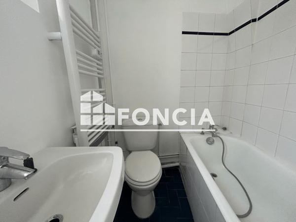 Location Appartement 2 pièces 31.4 m² - 6/8 RUE EUGENE VARLIN Paris 75010