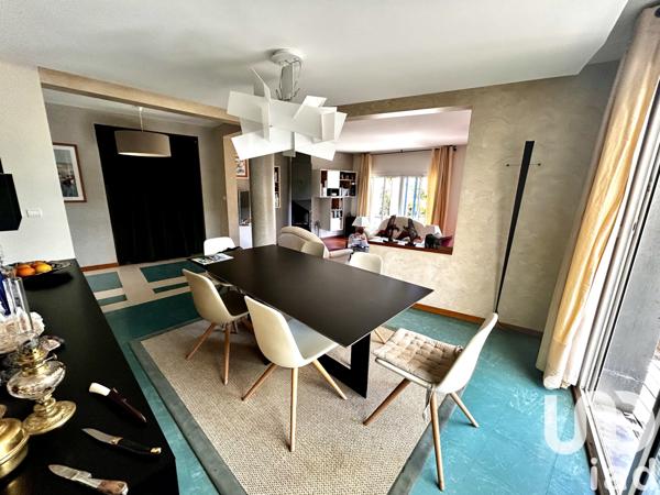 Maison à vendre 10 pièces 250 m² Lons