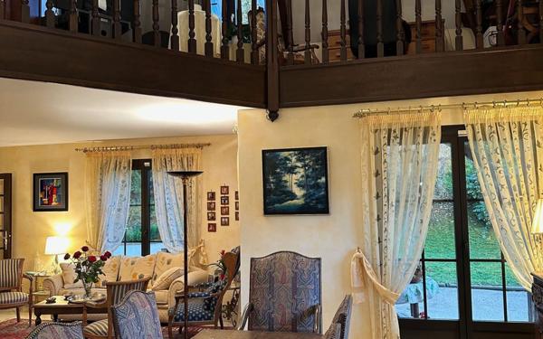 Maison à vendre    6 pièces •  Chessy