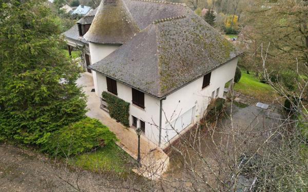 Maison à vendre    6 pièces •  Chessy