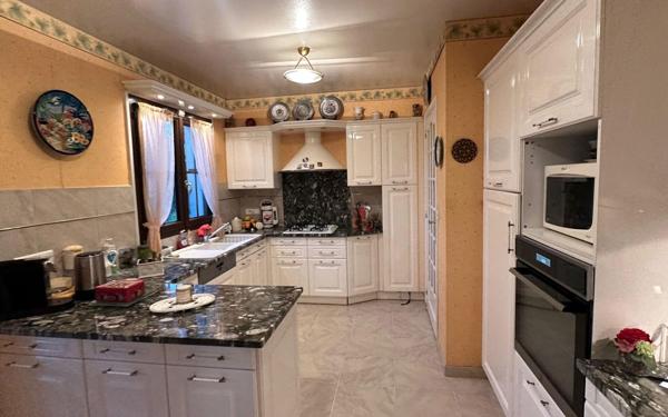 Maison à vendre    6 pièces •  Chessy