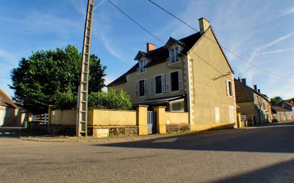 Maison à vendre    5 pièces •  Lacanche