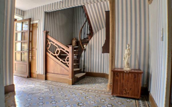 Maison à vendre    5 pièces •  Lacanche