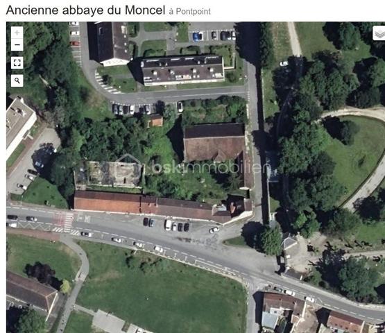 Terrain de 2 008 m²