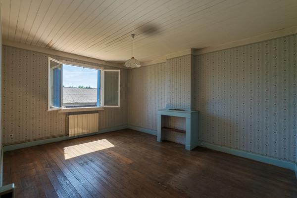 CARCASSONNE – ALZONNE Vaste maison de ville. 250m² (149m² hab.) avec jardin, terrasse abritée et garage