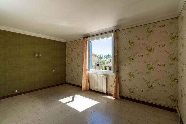 CARCASSONNE – ALZONNE Vaste maison de ville. 250m² (149m² hab.) avec jardin, terrasse abritée et garage