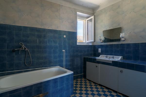 CARCASSONNE – ALZONNE Vaste maison de ville. 250m² (149m² hab.) avec jardin, terrasse abritée et garage