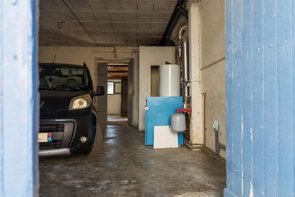 CARCASSONNE – ALZONNE Vaste maison de ville. 250m² (149m² hab.) avec jardin, terrasse abritée et garage