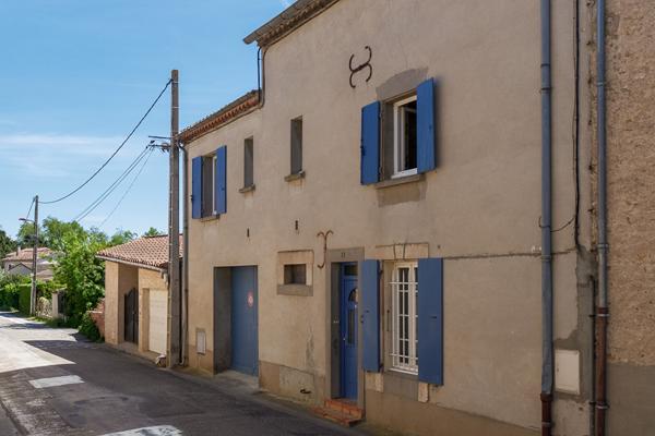 CARCASSONNE – ALZONNE Vaste maison de ville. 250m² (149m² hab.) avec jardin, terrasse abritée et garage