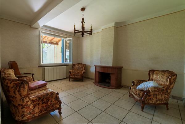CARCASSONNE – ALZONNE Vaste maison de ville. 250m² (149m² hab.) avec jardin, terrasse abritée et garage