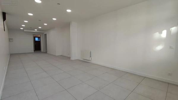 Location - Fonds et/ou murs commerciaux Saint-André-de-l'Eure 27220 2 pièces 66 m 2 66 m 2