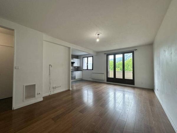 Appartement 4 pièces                                        - 38360 Sassenage Réf : 5492