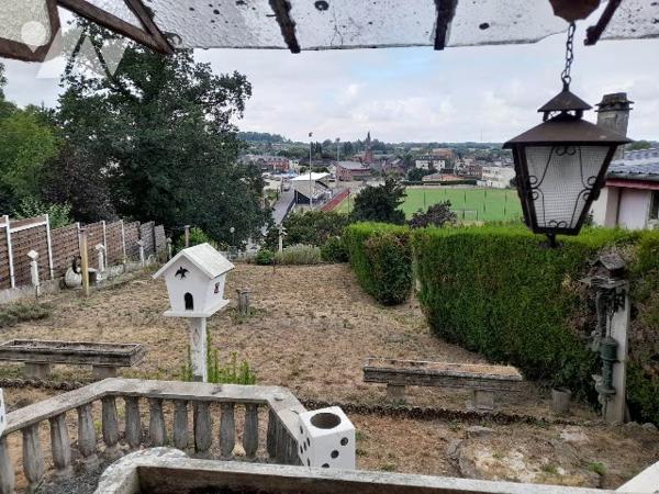 Faites revivre cette maison individuelle située dans un quartier calme.