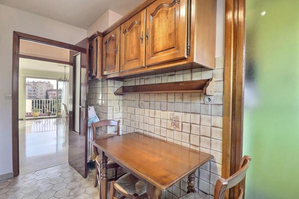 Toulon Claret - A 5 minutes à pied de la gare et à proximité du centre ville et axes autoroutiers - Appartement Toulon 3 pièces 73 m2 - Cave