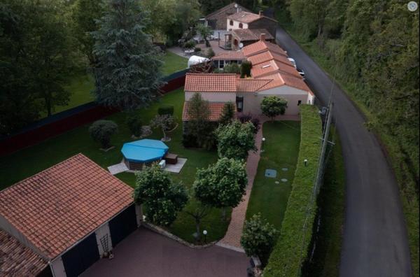 Maison à LA ROCHE-SUR-YON, 85000 - 7 pièces 184m²