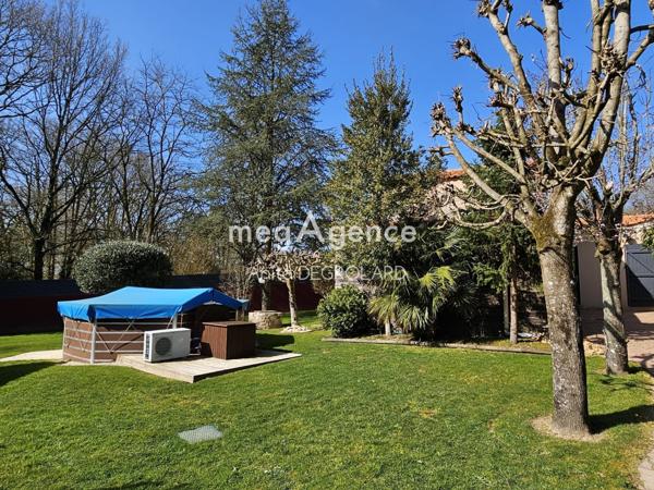 Maison à LA ROCHE-SUR-YON, 85000 - 7 pièces 184m²