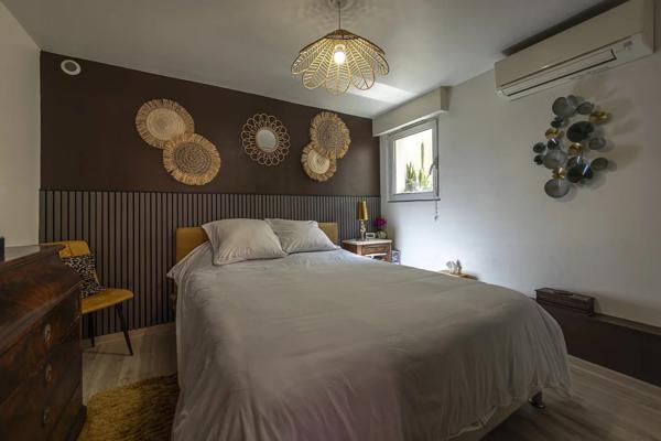 Antibes (Saint Jean) – Villa avec garage, jardin et piscine