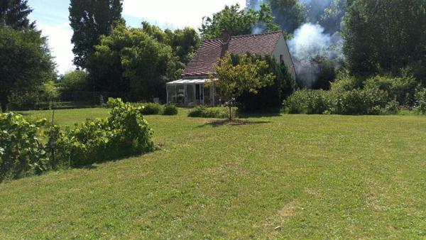 Maison de 65m2 environ située sur la commune d'Episy avec près de 400 m2 de terrain