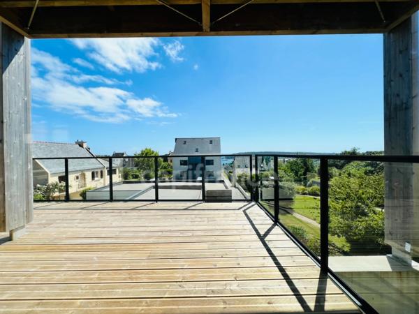 Dpt Finistère (29), à vendre CROZON centre - Appartement T3 de 74,40 m² habitable - Garage Terrasse vue Mer.