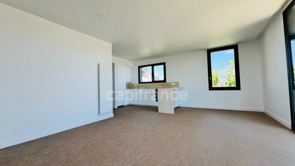 Dpt Finistère (29), à vendre CROZON centre - Appartement T3 de 74,40 m² habitable - Garage Terrasse vue Mer.