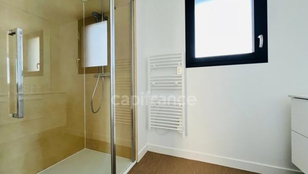 Dpt Finistère (29), à vendre CROZON centre - Appartement T3 de 74,40 m² habitable - Garage Terrasse vue Mer.