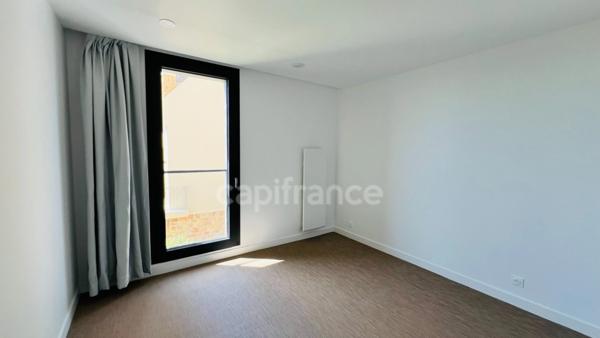 Dpt Finistère (29), à vendre CROZON centre - Appartement T3 de 74,40 m² habitable - Garage Terrasse vue Mer.