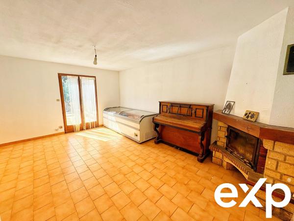 Deux maisons – 166,53 m² – Terrain 3 352 m² – 4 chambres + bureau