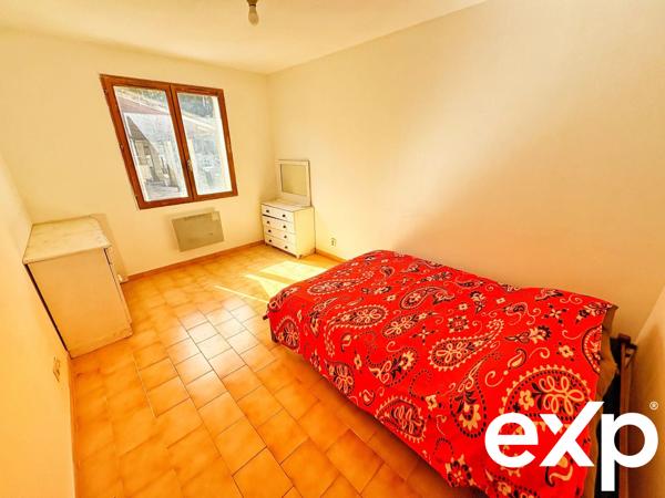 Deux maisons – 166,53 m² – Terrain 3 352 m² – 4 chambres + bureau