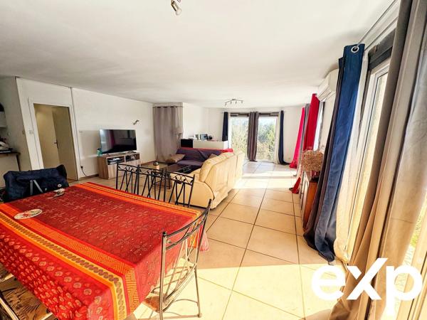 Deux maisons – 166,53 m² – Terrain 3 352 m² – 4 chambres + bureau