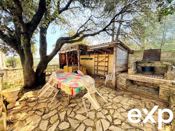 Deux maisons – 166,53 m² – Terrain 3 352 m² – 4 chambres + bureau