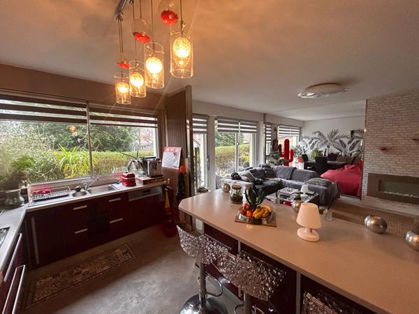 Appartement mont saint aignan -Rouen - bois guillaume - gare rive droite 2 chambres 90m² Terrasse 30m² parking sous sol Grand séjour salon Cuisine commerces 200m