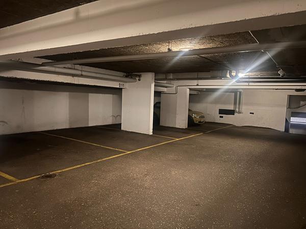 Appartement mont saint aignan -Rouen - bois guillaume - gare rive droite 2 chambres 90m² Terrasse 30m² parking sous sol Grand séjour salon Cuisine commerces 200m