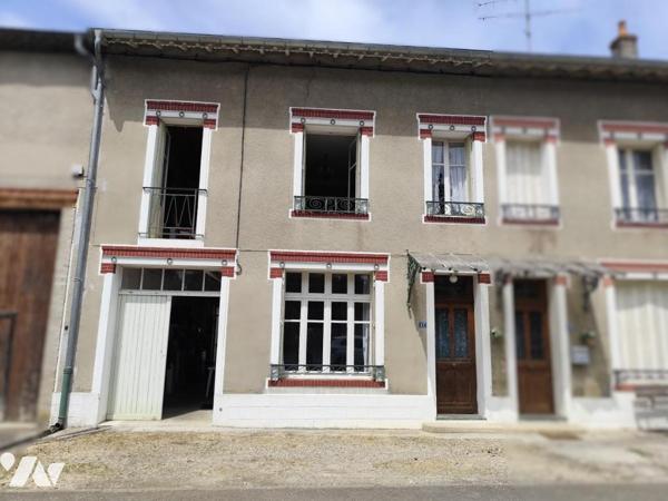 Maison avec garage, grange de 115 m², atelier et jardin en bord de bras de Meuse