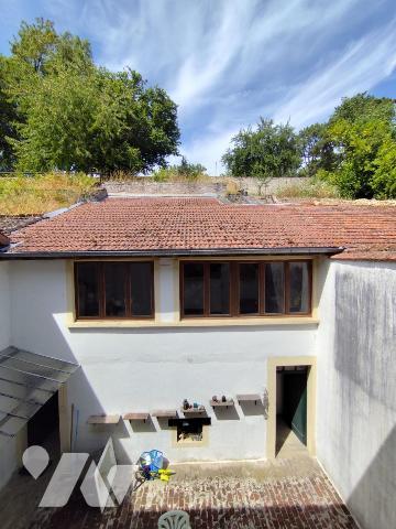 Maison avec garage, grange de 115 m², atelier et jardin en bord de bras de Meuse