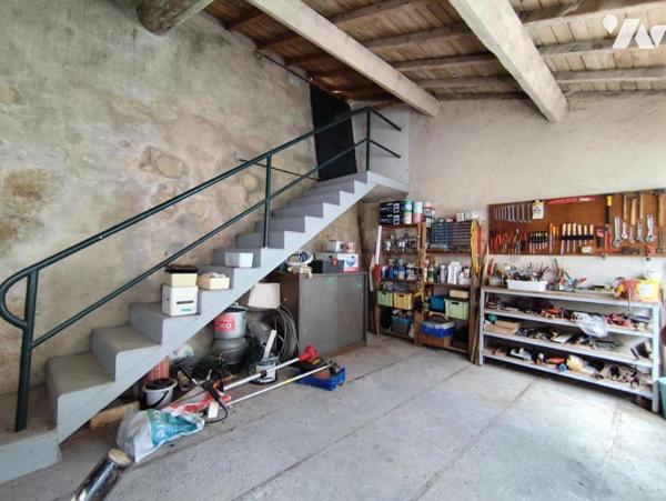 Maison avec garage, grange de 115 m², atelier et jardin en bord de bras de Meuse
