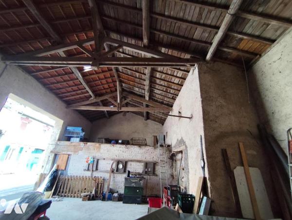 Maison avec garage, grange de 115 m², atelier et jardin en bord de bras de Meuse