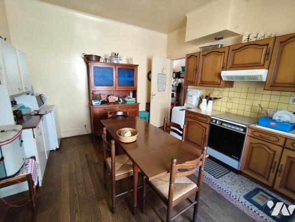 Maison avec garage, grange de 115 m², atelier et jardin en bord de bras de Meuse