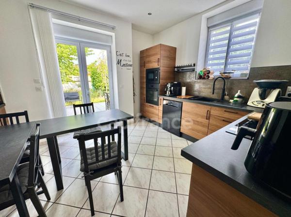 ROANNE – Maison 123 m2 sur 480 m2 de TERRAIN - jardin - 3 chambres, TERRASSE et 3 GARAGES !
