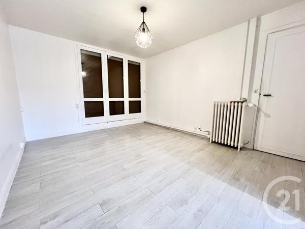 Appartement T3 à vendre  4 pièces - 63,90 m2 COULOMMIERS - 77