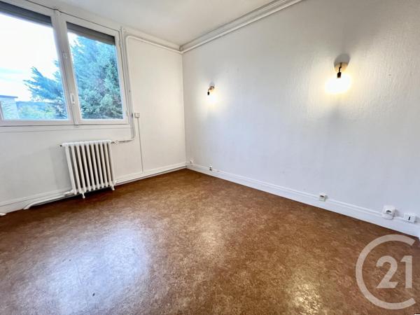 Appartement T3 à vendre  4 pièces - 63,90 m2 COULOMMIERS - 77