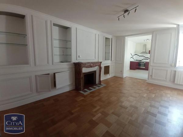 Appartement à louer 3 pièces 63.4m² Rochefort (17300)