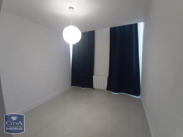 Appartement à louer 3 pièces 63.4m² Rochefort (17300)